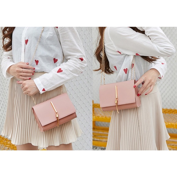 Contemporary, Tassel, Shoulder Bag - Picture 4 of 5